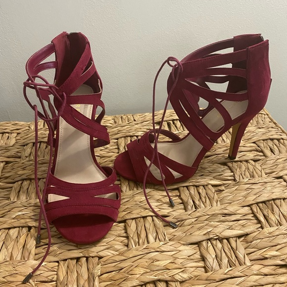 Torrid, velvety strappy heels. - Picture 1 of 3
